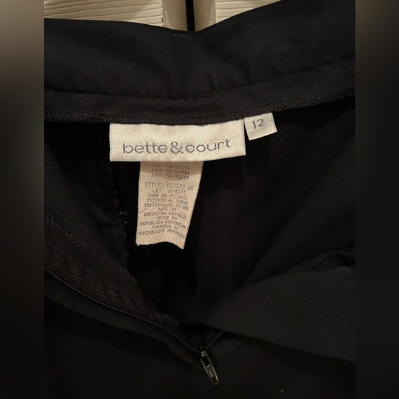 Bette & Court Woman's Golf Shorts, size 12 black - Picture 4 of 5